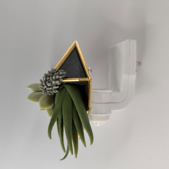 Bath & Body Works Succulent Geometric Planter Wallflower Diffuser Plug In Holder - Picture 4 of 9